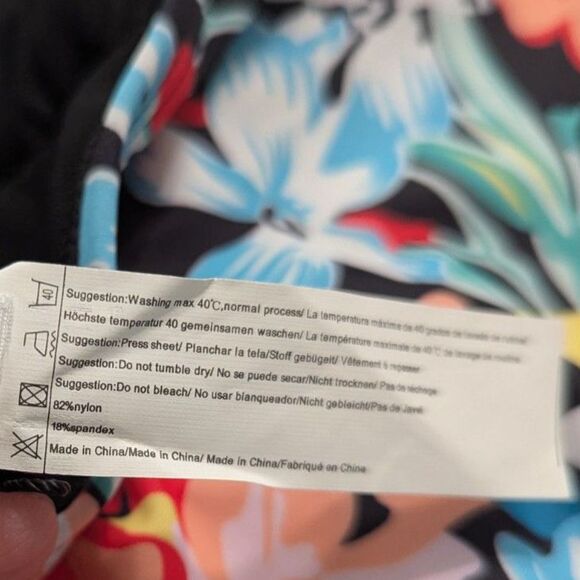 👙 AI'MAGE Floral Tummy Control Swimsuit Cutout Back Size L -NWT - Picture 6 of 6